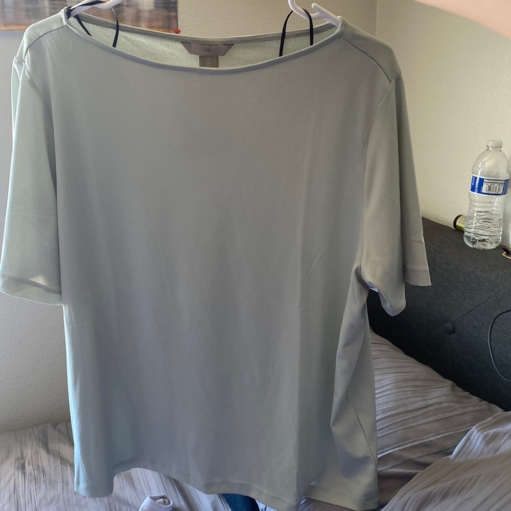 H&M top with flared sleeves NWT